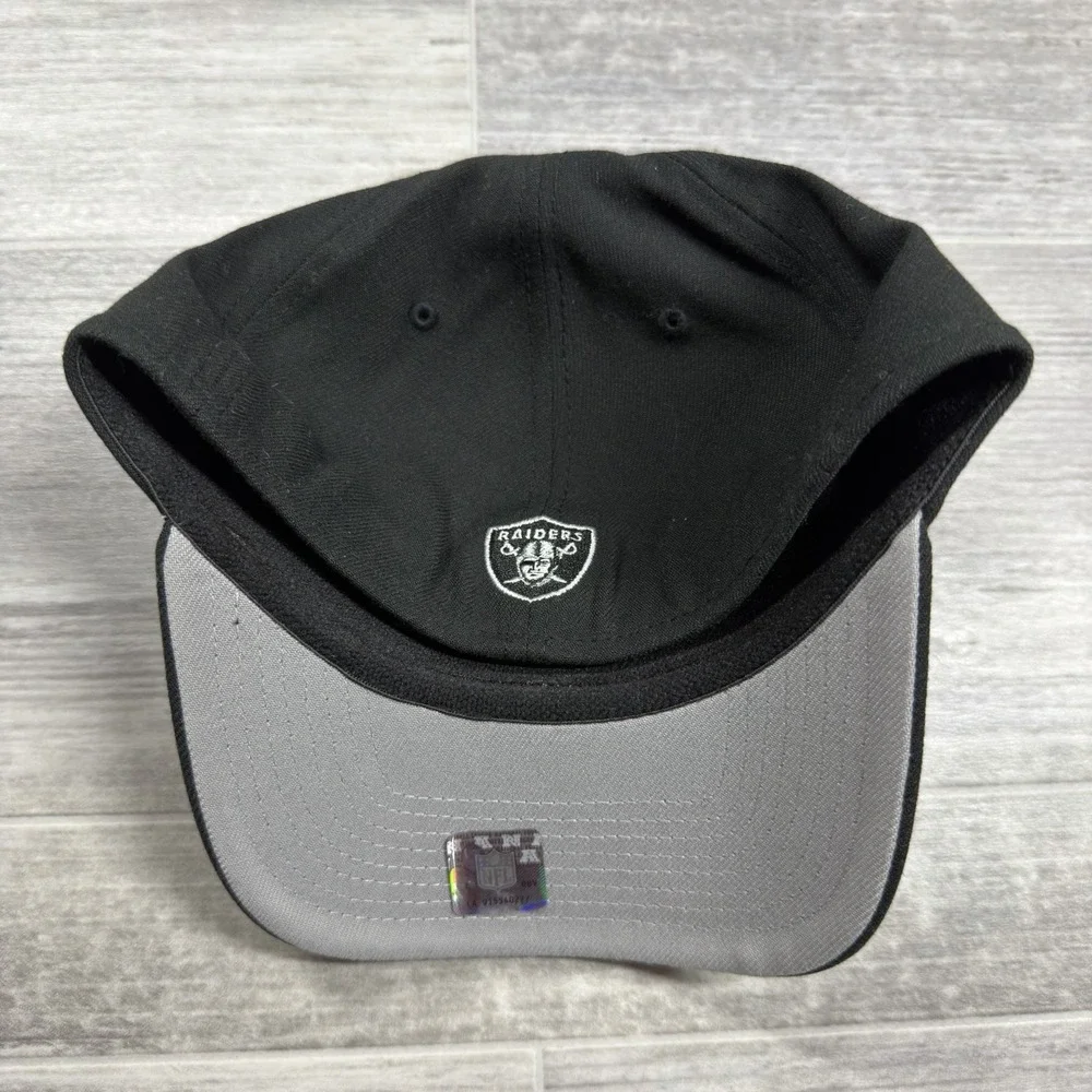 New Era 39Thirty Las Vegas Raiders Gothic Script L/XL‎ Black Flex Fit Hat NWT